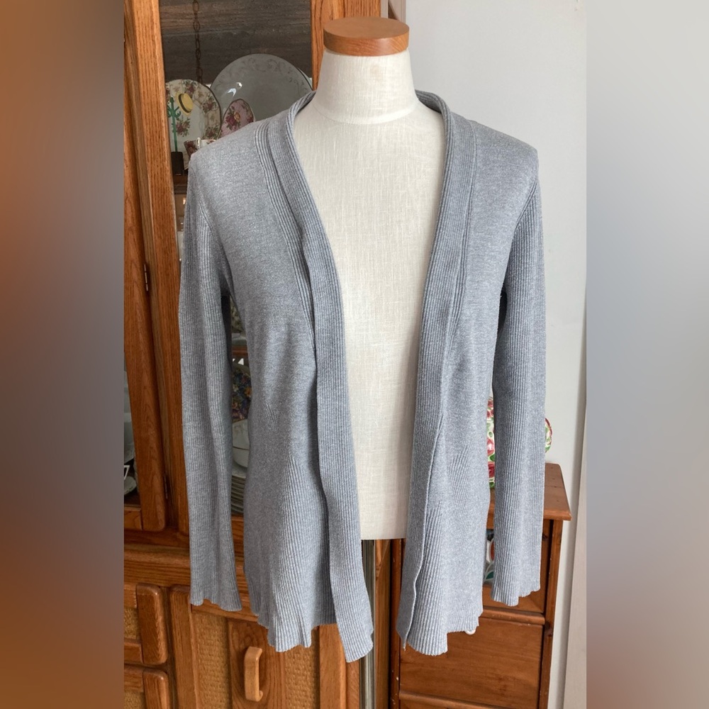 Cute light gray cardigan size L